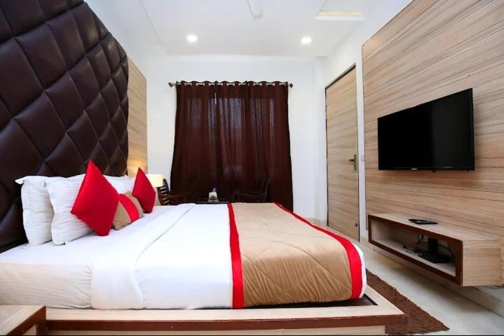 Hotel King'S Way Amritsar Exterior foto