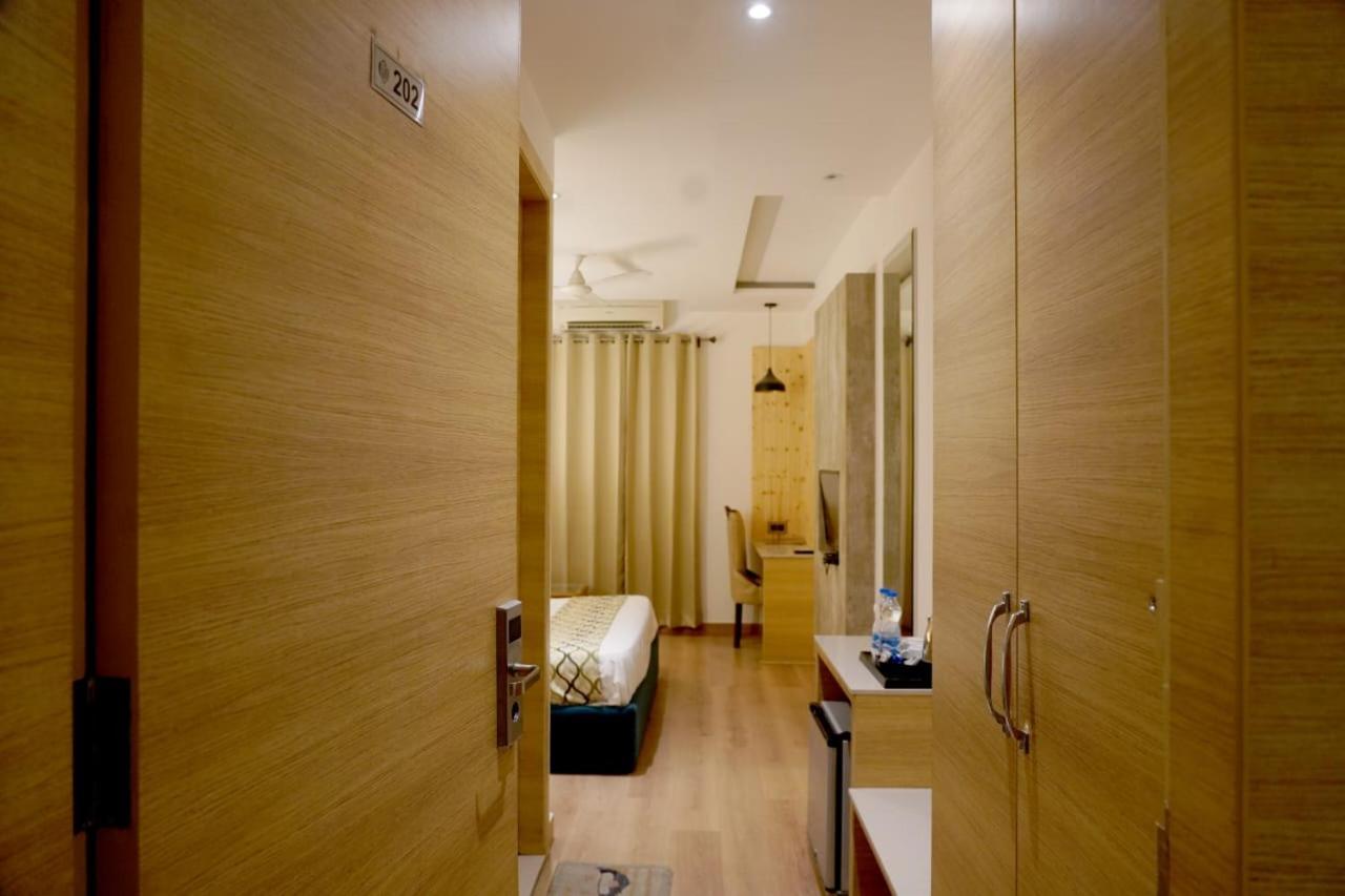 Hotel King'S Way Amritsar Zimmer foto