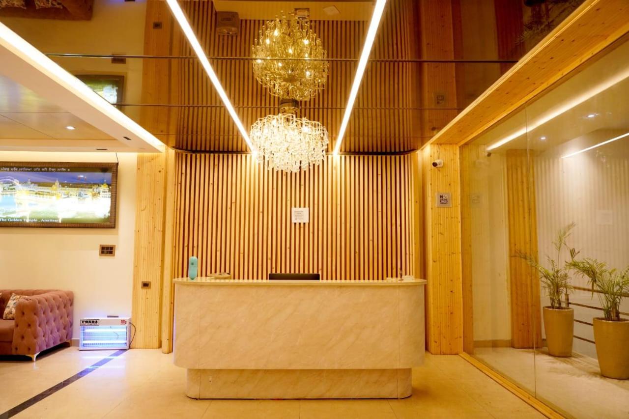 Hotel King'S Way Amritsar Exterior foto